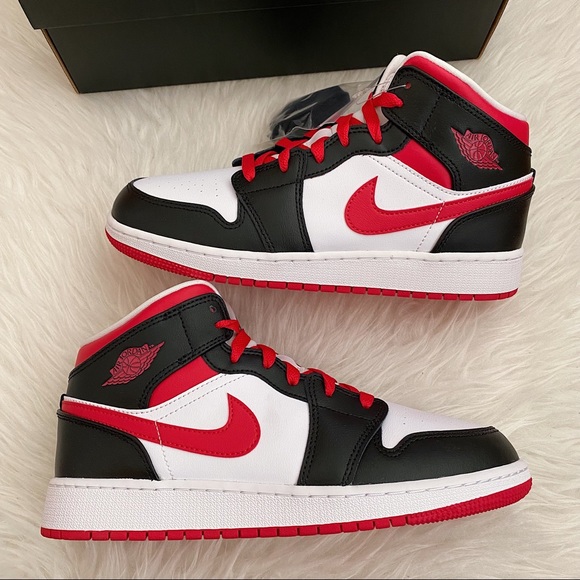 Air Jordan 1 Mid Women’s Sneakers - Picture 6 of 14